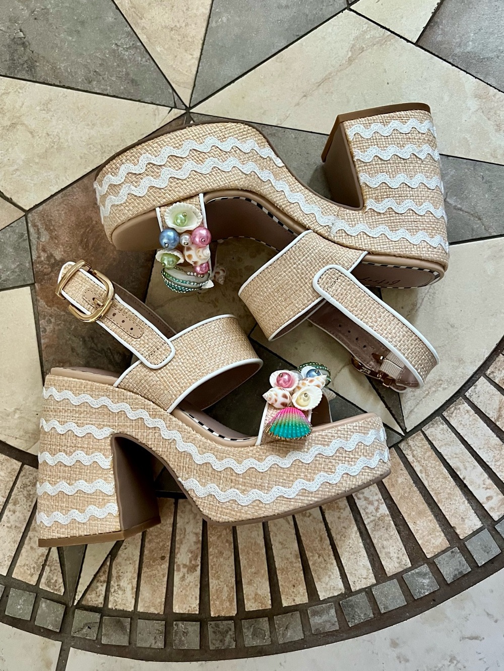 Betsey Johnson Shell & Raffia Platform Sandal size 5.5